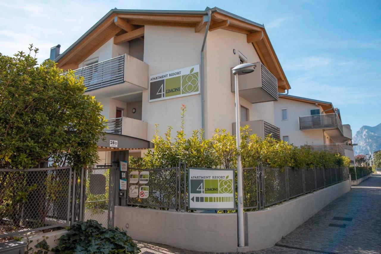 ריבה דל גארדה 4 Limoni Apartment Resort מראה חיצוני תמונה